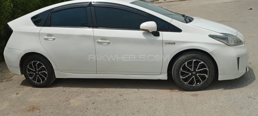 ٹویوٹا پریوس 2013 for Sale in کراچی ٹویوٹا پریوس 2013 for Sale in کراچی Image-7