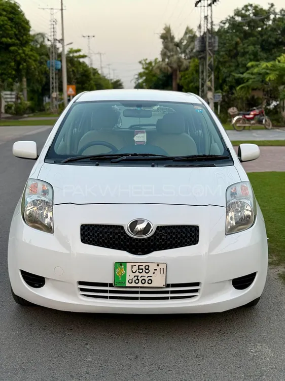 Toyota Vitz 2006 for Sale in Lahore Image-1