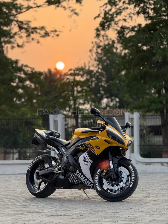 Yamaha YZF-R1 2005 for Sale Image-1