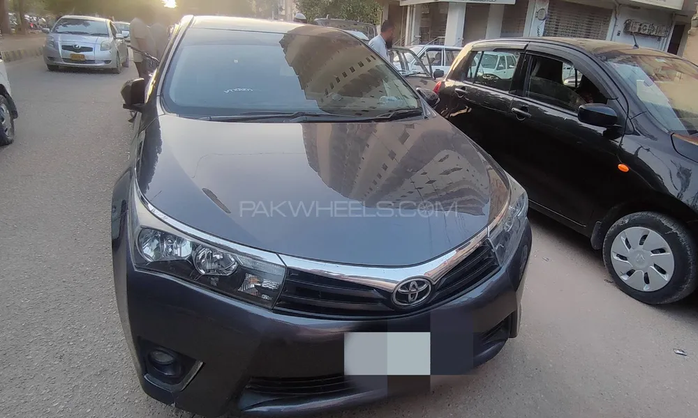 Toyota Corolla 2017 for Sale in Karachi Image-1