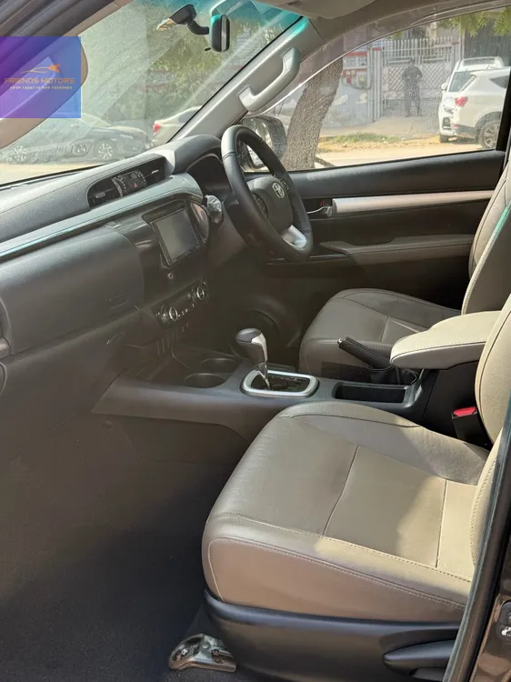 Toyota Hilux 2017 for Sale in Karachi Toyota Hilux 2017 for Sale in Karachi Image-7