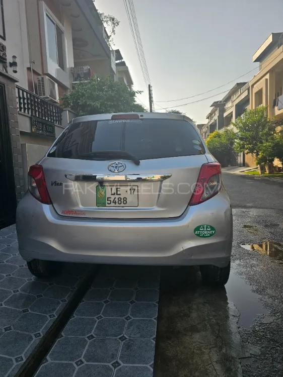 Toyota Vitz 2013 for Sale in Mandi bahauddin Image-1