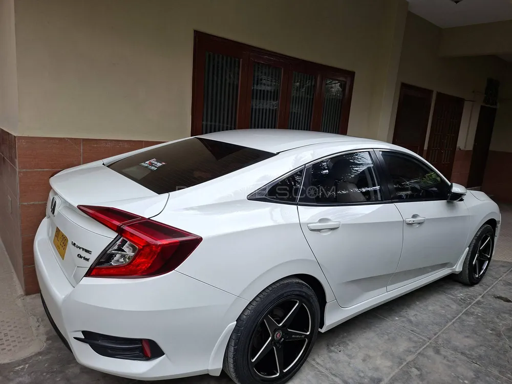 Honda Civic 2018 for Sale in Karachi Image-1