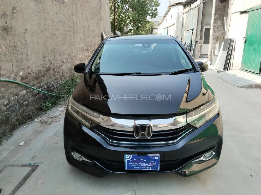 Honda Fit 2017 for Sale in Islamabad Image-1