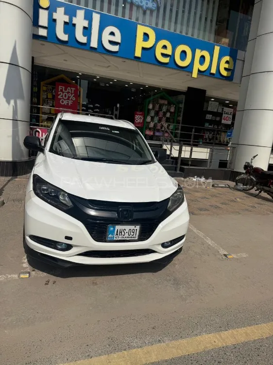 Honda Vezel 2014 for Sale in Mandi bahauddin Image-1