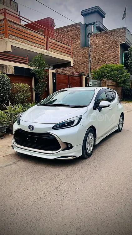 Toyota Aqua 2021 for Sale in Peshawar Image-1