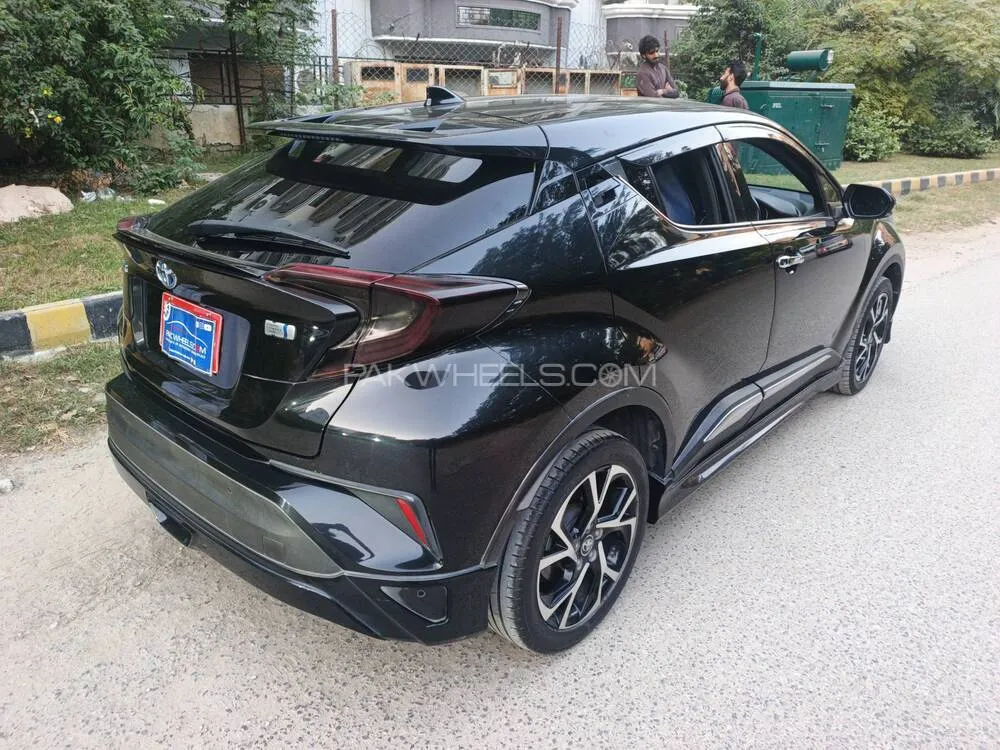 Toyota C-HR 2018 for Sale in Islamabad Toyota C-HR 2018 for Sale in Islamabad Image-5