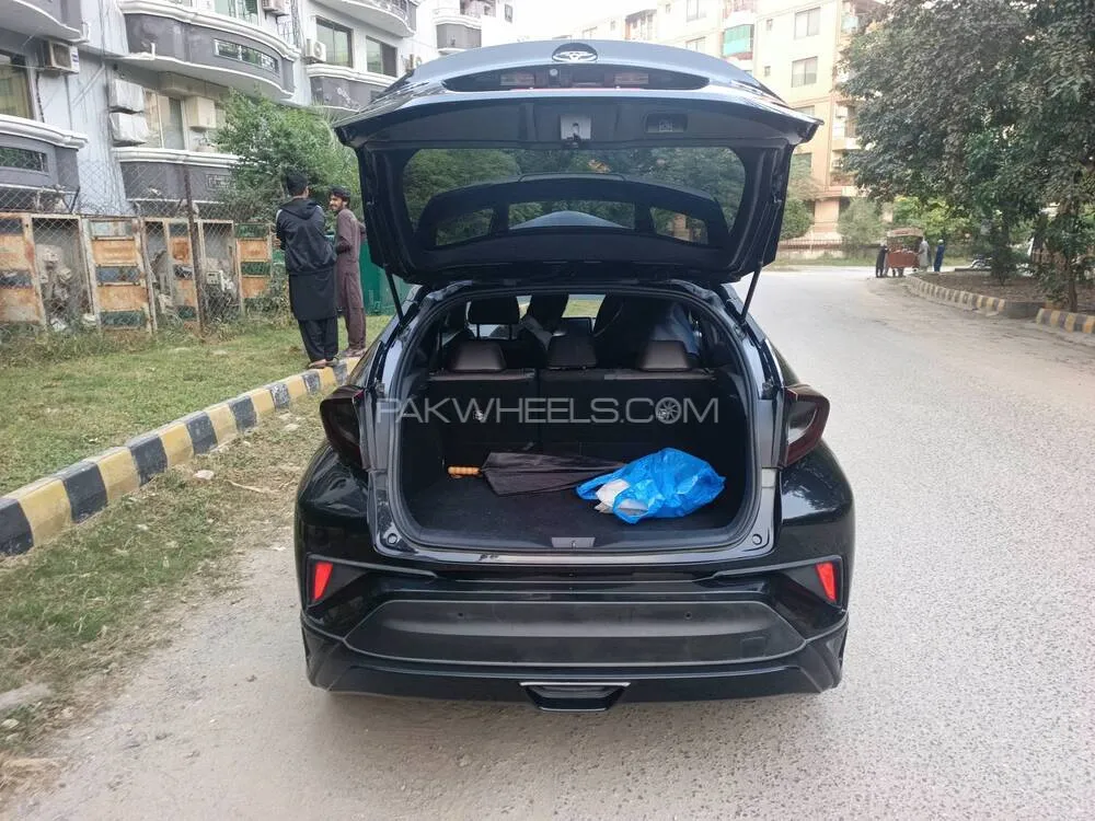 Toyota C-HR 2018 for Sale in Islamabad Toyota C-HR 2018 for Sale in Islamabad Image-7
