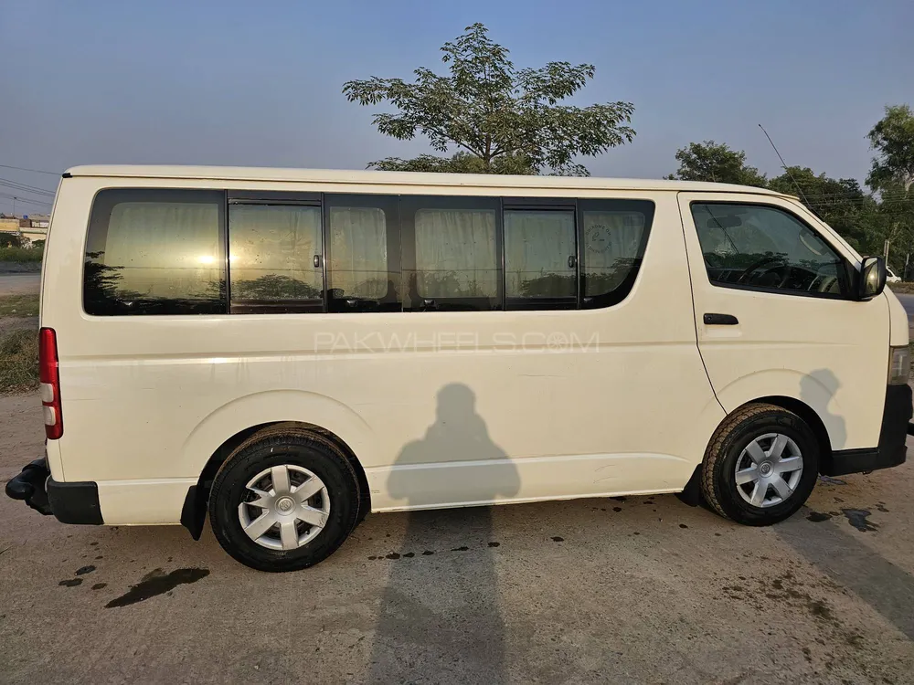 Toyota Hiace 2013 for Sale in Lahore Toyota Hiace 2013 for Sale in Lahore Image-6