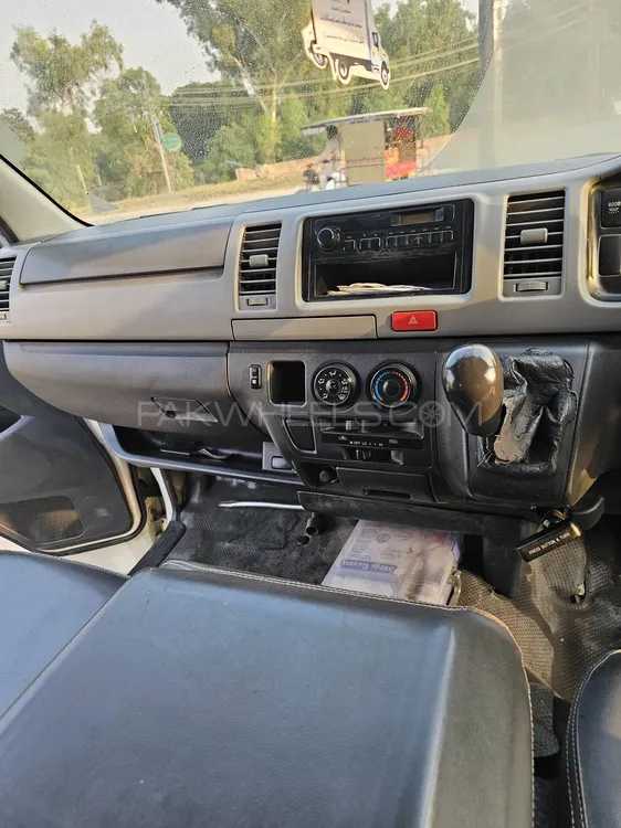 Toyota Hiace 2013 for Sale in Lahore Toyota Hiace 2013 for Sale in Lahore Image-3