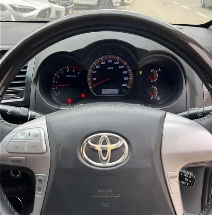 Toyota Hilux 2013 for Sale in Karachi Toyota Hilux 2013 for Sale in Karachi Image-8