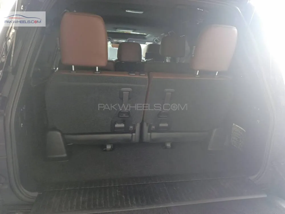 Toyota Land Cruiser 2018 for Sale in Lahore Toyota Land Cruiser 2018 for Sale in Lahore Image-7