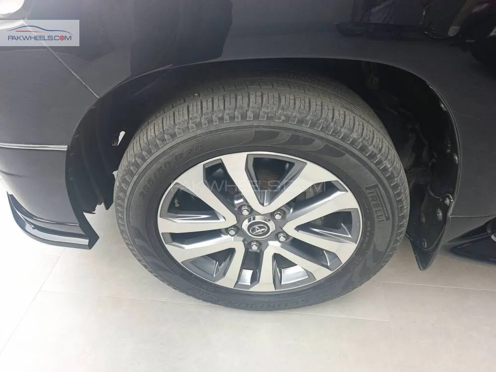 Toyota Land Cruiser 2018 for Sale in Lahore Toyota Land Cruiser 2018 for Sale in Lahore Image-14