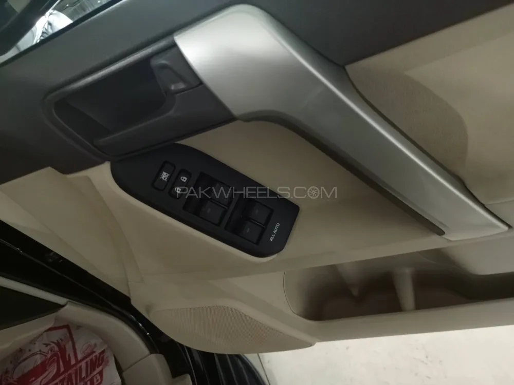 Toyota Prado 2020 for Sale in Lahore Toyota Prado 2020 for Sale in Lahore Image-4