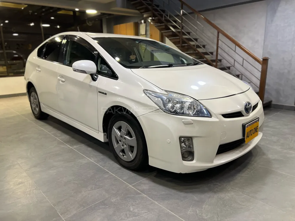 Toyota Prius 2011 for Sale in Karachi Image-1