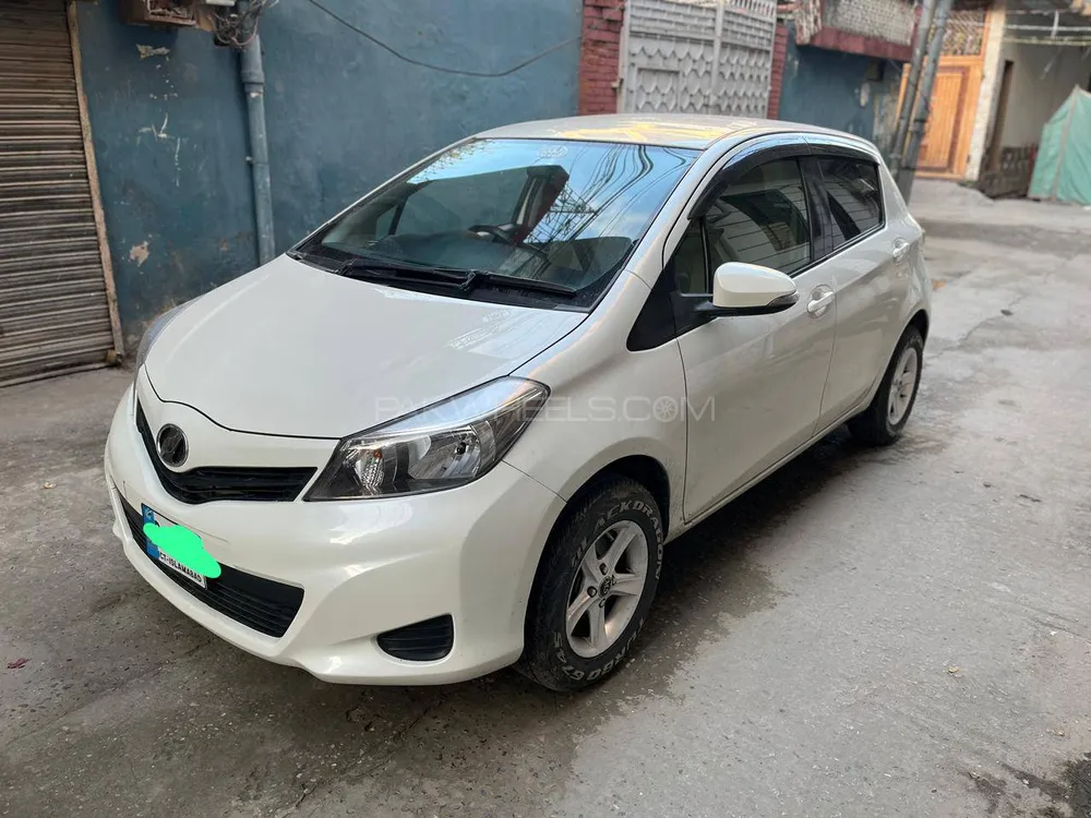 Toyota Vitz 2013 for Sale in Rawalpindi Image-1