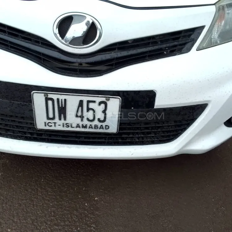 Toyota Vitz 2015 for Sale in Kohat Image-1