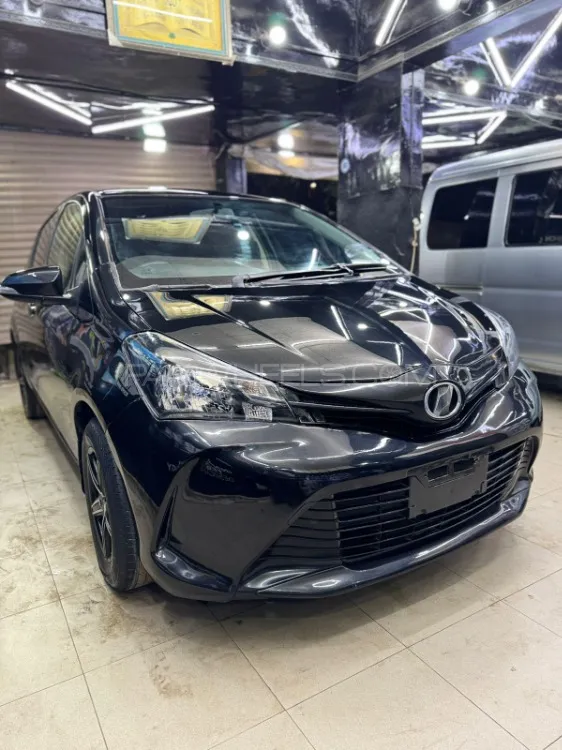 Toyota Vitz 2014 for Sale in Karachi Image-1