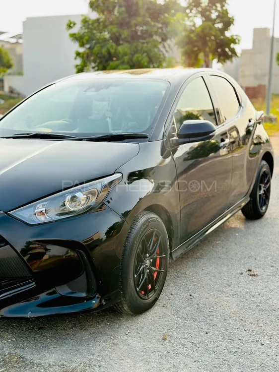 Toyota Yaris Hatchback 2020 for Sale in Sialkot Toyota Yaris Hatchback 2020 for Sale in Sialkot Image-3
