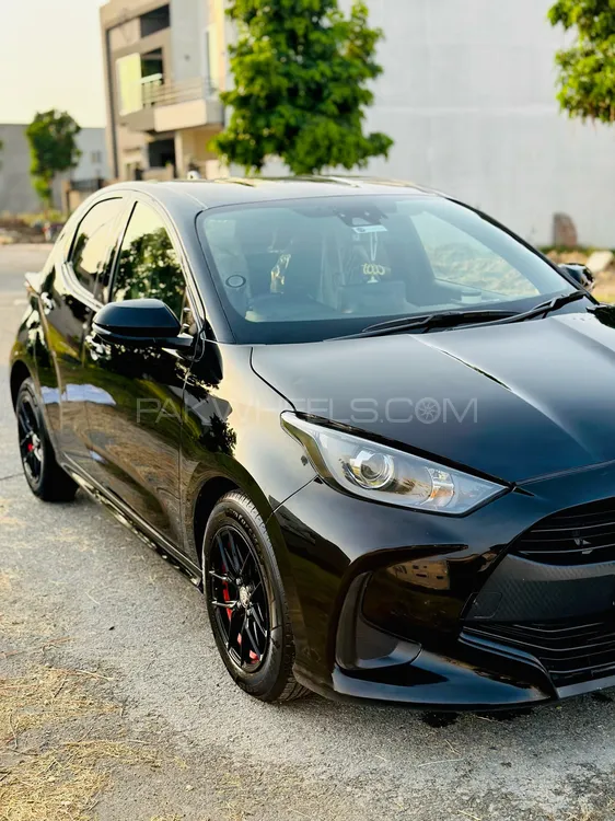 Toyota Yaris Hatchback 2020 for Sale in Sialkot Toyota Yaris Hatchback 2020 for Sale in Sialkot Image-2