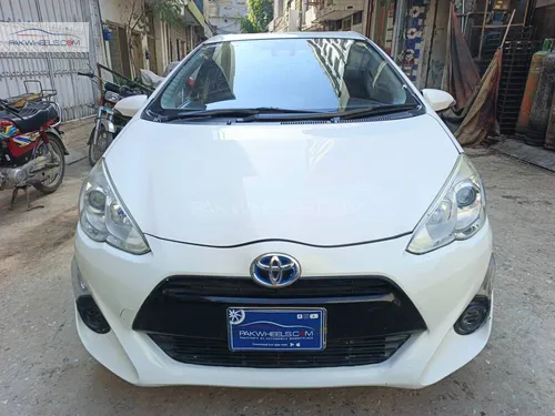 Toyota Aqua S 2017 for Sale New