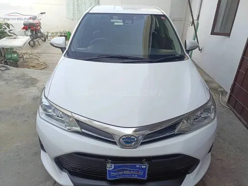 Toyota Corolla Axio Hybrid 1.5 2017