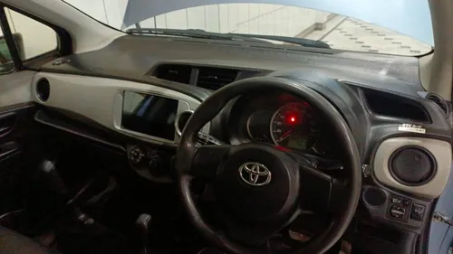 Toyota Vitz F 1.0 2014