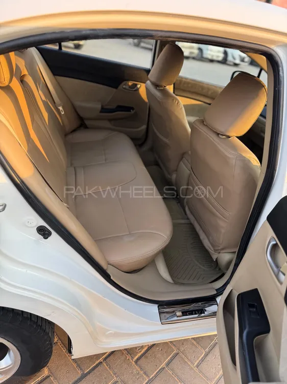 Honda Civic 2015 for Sale in Kamalia Honda Civic 2015 for Sale in Kamalia Image-13