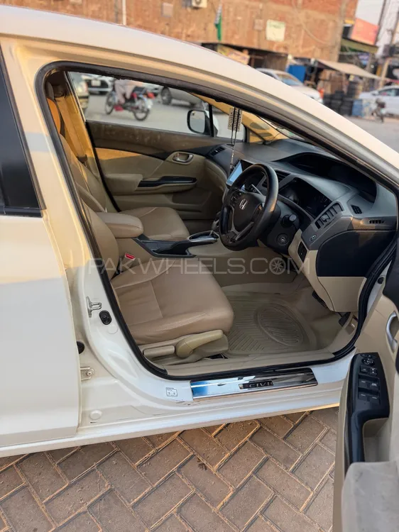 Honda Civic 2015 for Sale in Kamalia Honda Civic 2015 for Sale in Kamalia Image-12