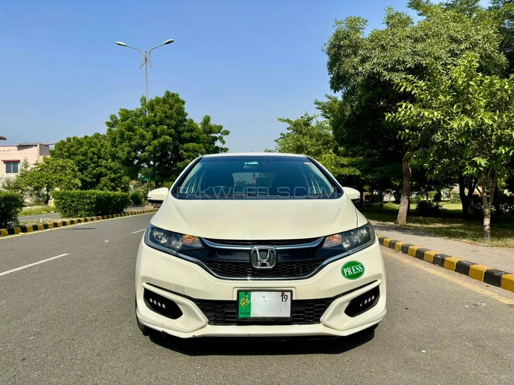 Honda Fit 2016 for Sale in Faisalabad Image-1