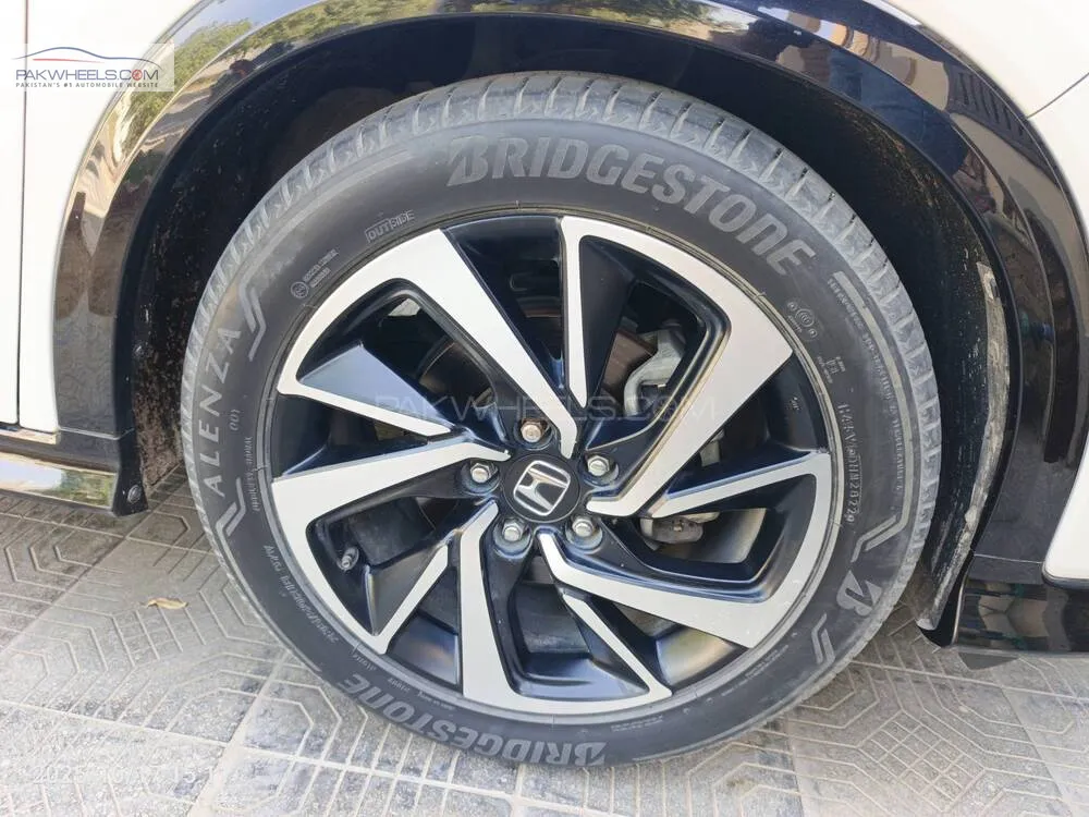 Honda Vezel 2018 for Sale in Karachi Honda Vezel 2018 for Sale in Karachi Image-14