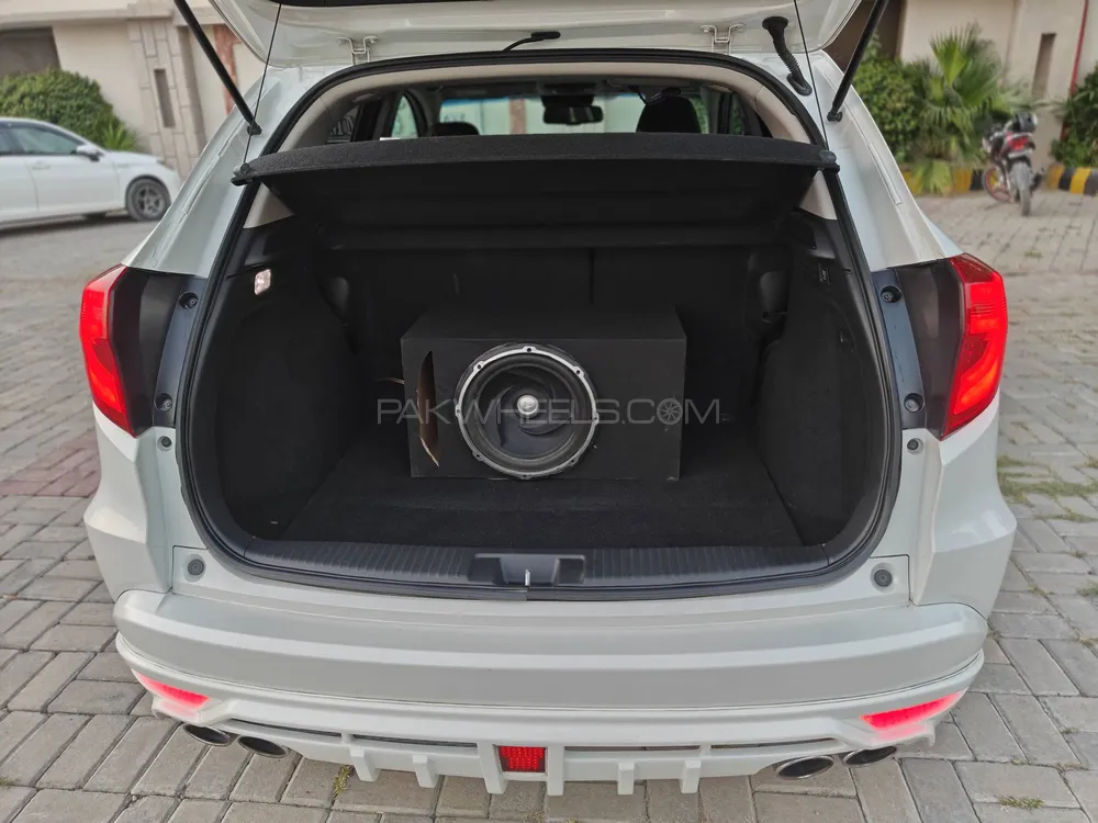 Honda Vezel 2018 for Sale in Islamabad Honda Vezel 2018 for Sale in Islamabad Image-11