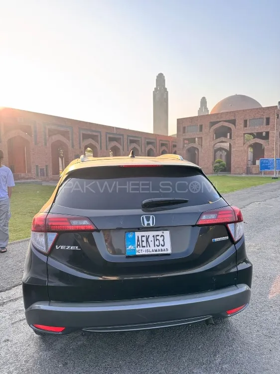 Honda Vezel 2014 for Sale in Sahiwal Image-1