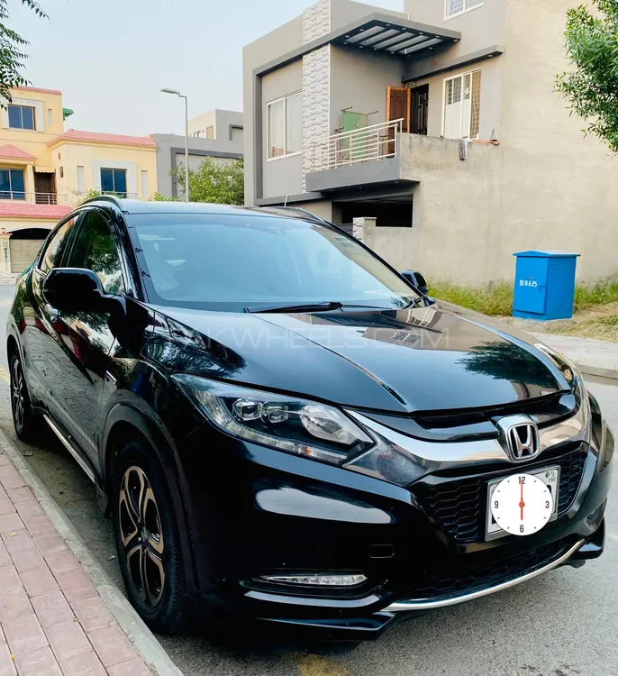 Honda Vezel 2015 for Sale in Lahore Image-1