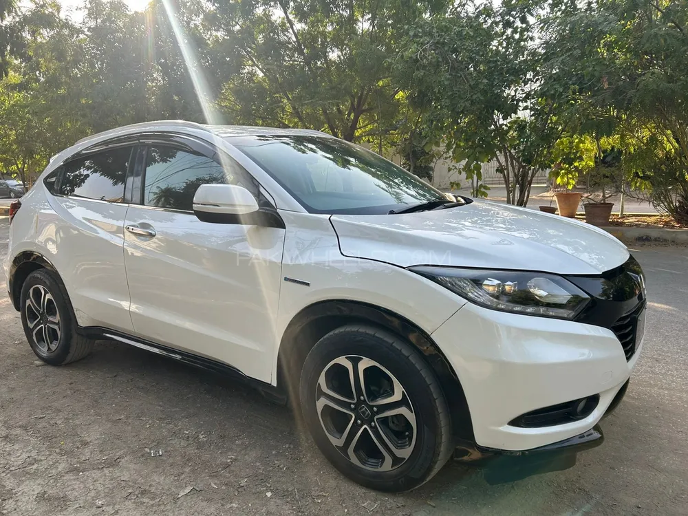 Honda Vezel 2015 for Sale in Karachi Image-1