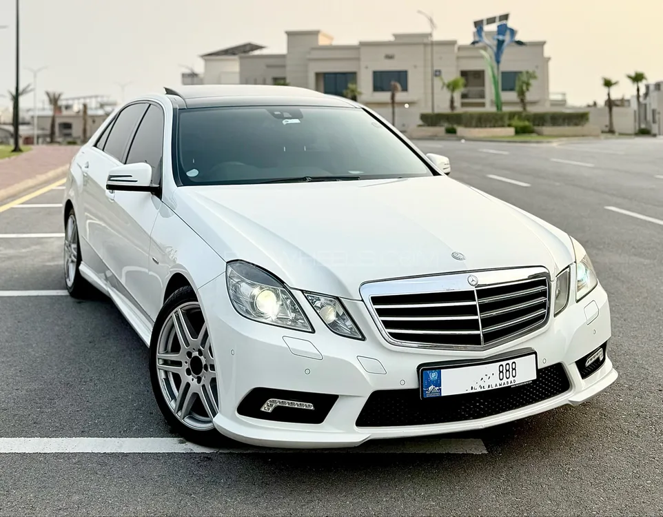 Mercedes Benz E Class 2010 for Sale in Wah cantt Image-1