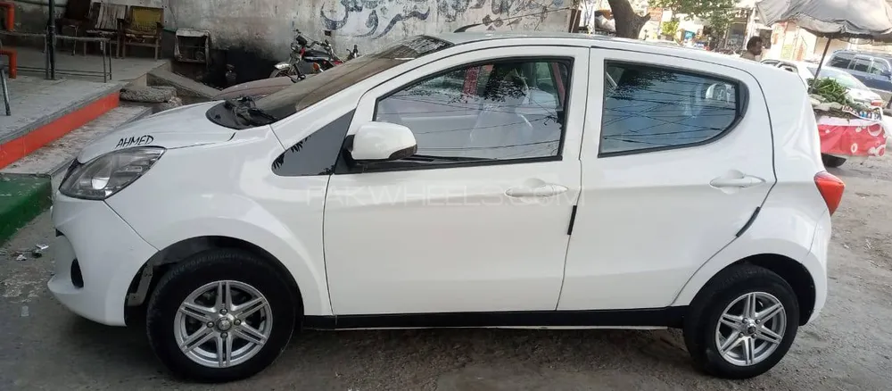 Nissan March 2022 for Sale in Lahore Image-1
