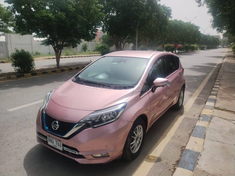 Nissan Note 2017 for Sale in Karachi Image-1