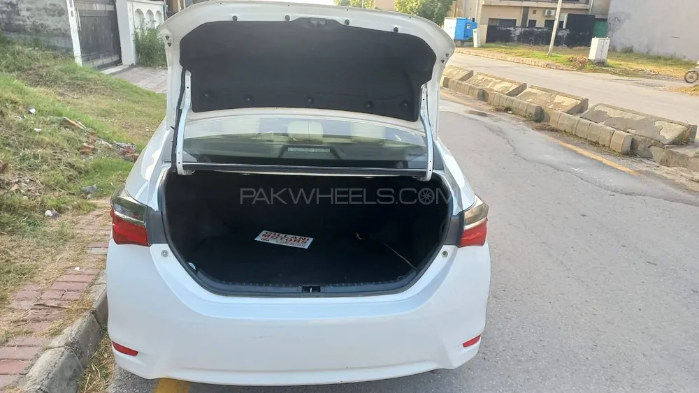 Toyota Corolla 2020 for Sale in Islamabad Image-1