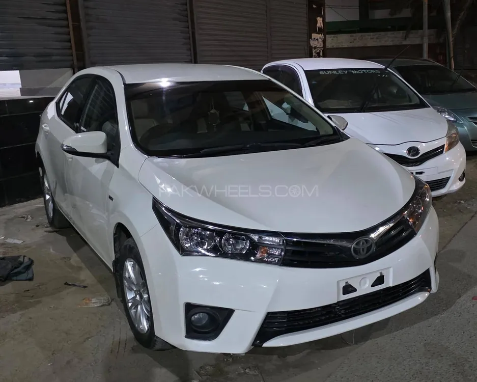 Toyota Corolla 2016 for Sale in Karachi Image-1
