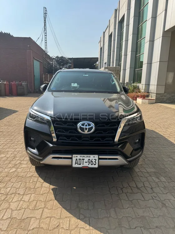 Toyota Fortuner 2021 for Sale in Lahore Image-1
