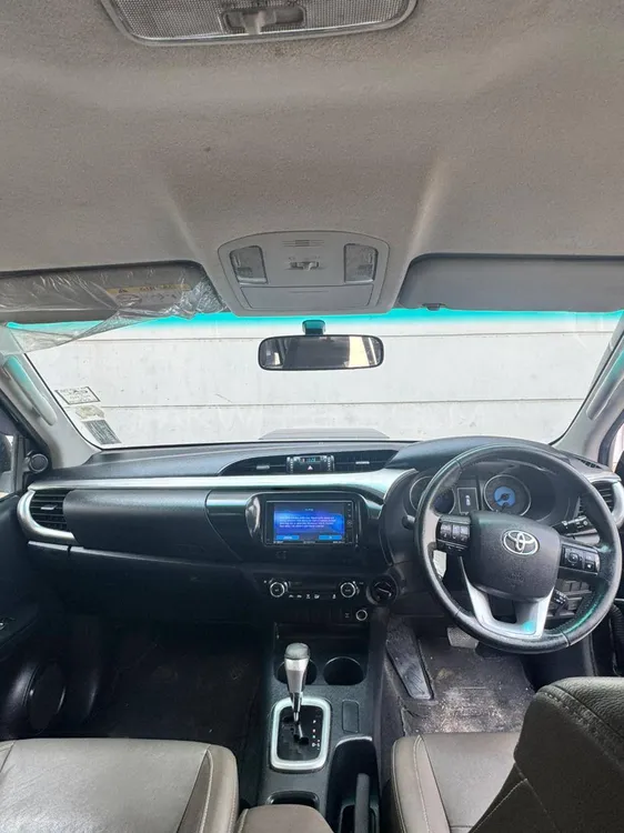 Toyota Hilux 2017 for Sale in Karachi Toyota Hilux 2017 for Sale in Karachi Image-5