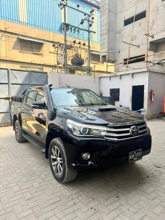 Toyota Hilux 2017 for Sale in Karachi Toyota Hilux 2017 for Sale in Karachi Image-3