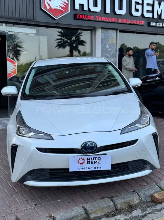 Toyota Prius 2021 for Sale in Islamabad Image-1