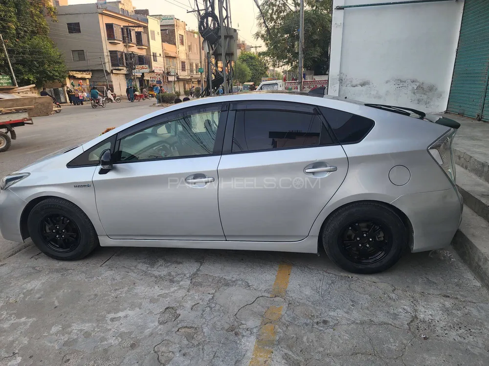Toyota Prius 2014 for Sale in Islamabad Image-1