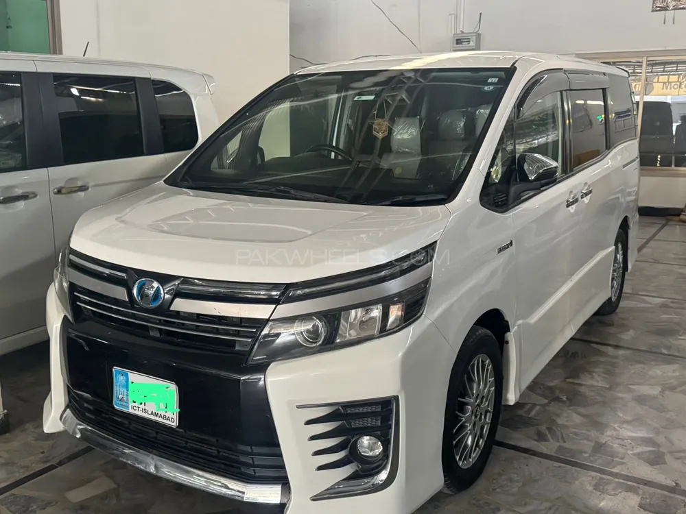 Toyota Voxy 2016 for Sale in Peshawar Toyota Voxy 2016 for Sale in Peshawar Image-1