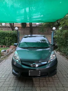Honda Fit Shuttle Hybrid 1.3 2012