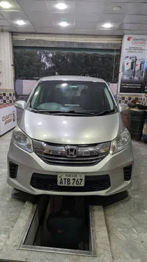 Honda Freed 2012