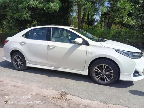 Toyota Corolla Altis Grande X CVT-i 1.8 Beige Interior 2021