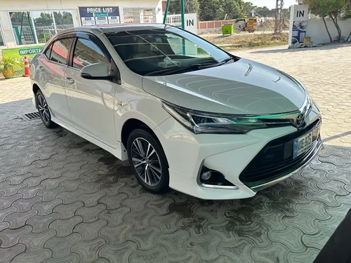 Toyota Corolla Altis Grande X CVT-i 1.8 Beige Interior 2022
